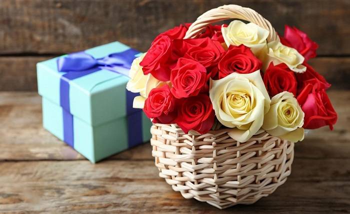 Surprise Your Colleague: Unique Flower and Gift Ideas to Send to India Unique Flower and Gift Ideas to Send to India